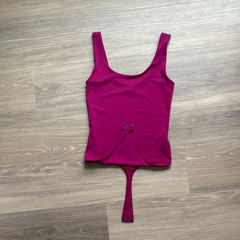 Express body contour Women's Pink bodysuit XS Top